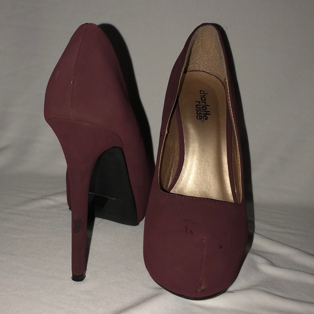 Heels - Picture 2 of 4